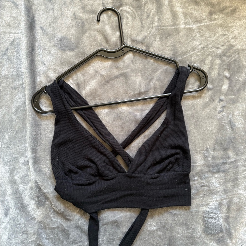 Women's Black Cross-Back Cropped Tank